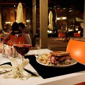 Hotel Tach Airport Madri