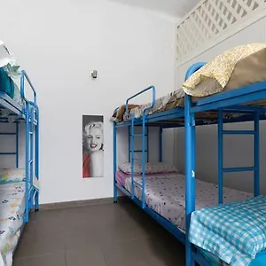 https://bedcelona-gracia-hostel.catalonia-hotels.com